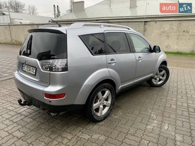 Сірий Міцубісі Аутлендер ХЛ, об'ємом двигуна 2 л та пробігом 310 тис. км за 6999 $, фото 8 на Automoto.ua