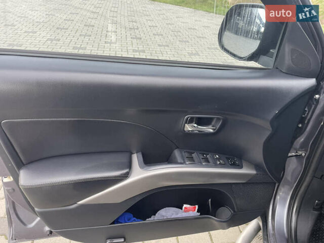 Серый Мицубиси Аутлендер ХЛ, объемом двигателя 3 л и пробегом 253 тыс. км за 8500 $, фото 8 на Automoto.ua