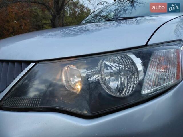 Сірий Міцубісі Аутлендер ХЛ, об'ємом двигуна 2.4 л та пробігом 307 тис. км за 8399 $, фото 12 на Automoto.ua