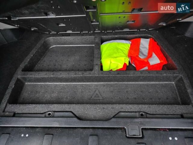 Сірий Міцубісі Аутлендер ХЛ, об'ємом двигуна 2.4 л та пробігом 307 тис. км за 8399 $, фото 40 на Automoto.ua