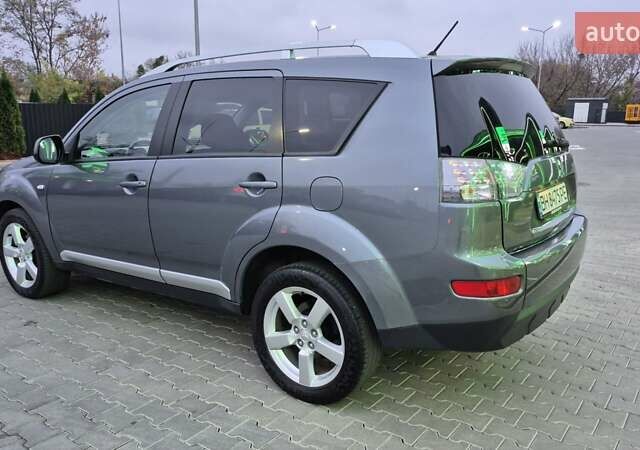 Серый Мицубиси Аутлендер ХЛ, объемом двигателя 2.2 л и пробегом 268 тыс. км за 8999 $, фото 14 на Automoto.ua