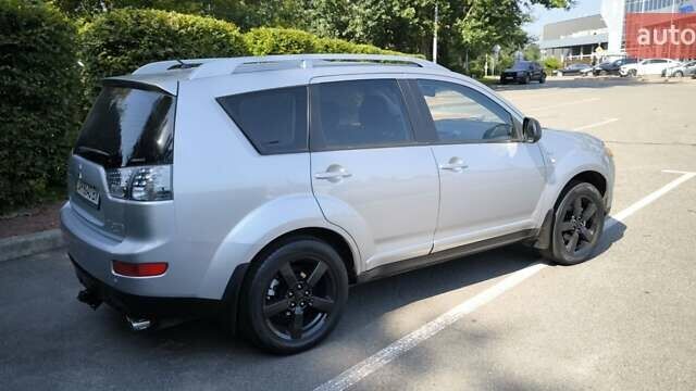 Сірий Міцубісі Аутлендер ХЛ, об'ємом двигуна 2.99 л та пробігом 192 тис. км за 9800 $, фото 8 на Automoto.ua