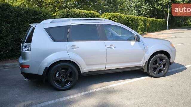 Сірий Міцубісі Аутлендер ХЛ, об'ємом двигуна 2.99 л та пробігом 192 тис. км за 9800 $, фото 9 на Automoto.ua