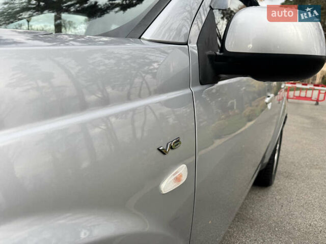 Сірий Міцубісі Аутлендер ХЛ, об'ємом двигуна 3 л та пробігом 195 тис. км за 10300 $, фото 9 на Automoto.ua