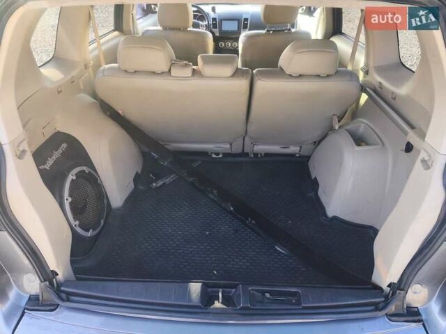 Сірий Міцубісі Аутлендер ХЛ, об'ємом двигуна 3 л та пробігом 182 тис. км за 6800 $, фото 12 на Automoto.ua