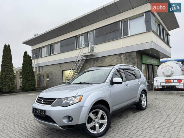 Серый Мицубиси Аутлендер ХЛ, объемом двигателя 3 л и пробегом 195 тыс. км за 10300 $, фото 30 на Automoto.ua