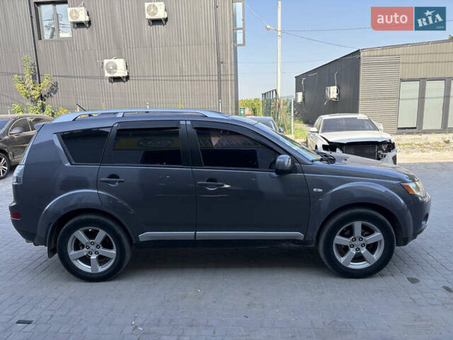 Міцубісі Аутлендер ХЛ 2008 у Києві на Automoto.ua Сірий Міцубісі Аутлендер ХЛ, об'ємом двигуна 2.36 л та пробігом 215 тис. км за 9000 $, фото 2 на Automoto.ua