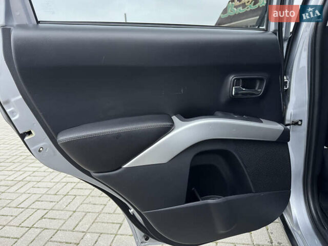 Серый Мицубиси Аутлендер ХЛ, объемом двигателя 3 л и пробегом 195 тыс. км за 10300 $, фото 15 на Automoto.ua