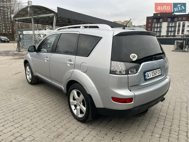 Серый Мицубиси Аутлендер ХЛ, объемом двигателя 2.36 л и пробегом 184 тыс. км за 8500 $, фото 5 на Automoto.ua