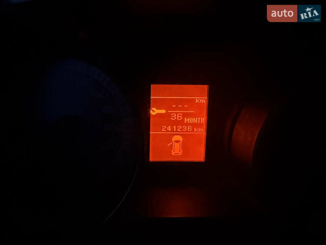 Серый Мицубиси Аутлендер ХЛ, объемом двигателя 2.4 л и пробегом 241 тыс. км за 7350 $, фото 13 на Automoto.ua
