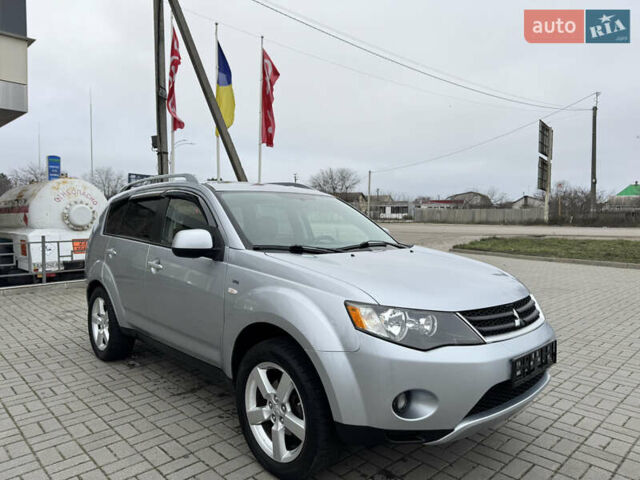Серый Мицубиси Аутлендер ХЛ, объемом двигателя 3 л и пробегом 195 тыс. км за 10300 $, фото 8 на Automoto.ua