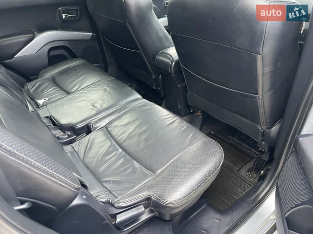 Серый Мицубиси Аутлендер ХЛ, объемом двигателя 2.36 л и пробегом 184 тыс. км за 8500 $, фото 17 на Automoto.ua