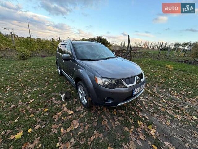 Серый Мицубиси Аутлендер ХЛ, объемом двигателя 2 л и пробегом 260 тыс. км за 8700 $, фото 11 на Automoto.ua