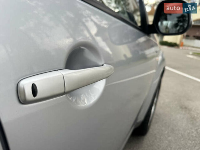 Сірий Міцубісі Аутлендер ХЛ, об'ємом двигуна 3 л та пробігом 195 тис. км за 10300 $, фото 11 на Automoto.ua