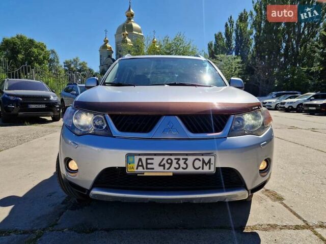 Сірий Міцубісі Аутлендер ХЛ, об'ємом двигуна 2.4 л та пробігом 176 тис. км за 8000 $, фото 1 на Automoto.ua