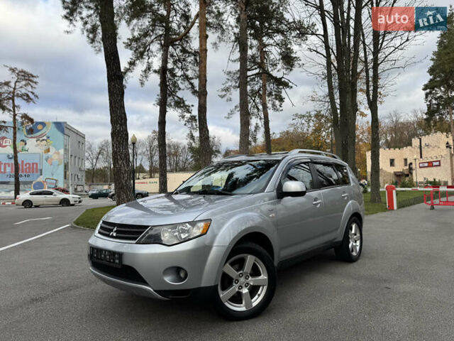 Сірий Міцубісі Аутлендер ХЛ, об'ємом двигуна 3 л та пробігом 195 тис. км за 10300 $, фото 37 на Automoto.ua