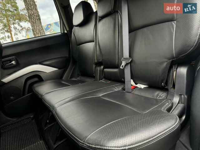 Сірий Міцубісі Аутлендер ХЛ, об'ємом двигуна 3 л та пробігом 195 тис. км за 10300 $, фото 19 на Automoto.ua