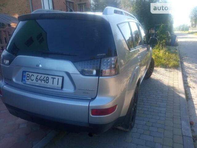 Серый Мицубиси Аутлендер ХЛ, объемом двигателя 2.36 л и пробегом 248 тыс. км за 7100 $, фото 10 на Automoto.ua