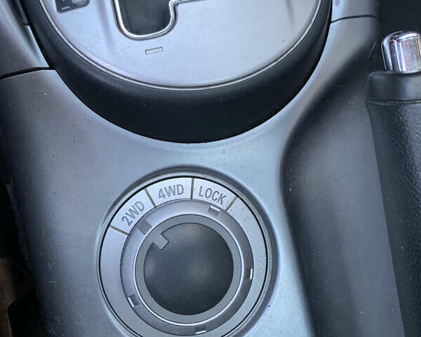 Сірий Міцубісі Аутлендер ХЛ, об'ємом двигуна 2.4 л та пробігом 217 тис. км за 9000 $, фото 17 на Automoto.ua