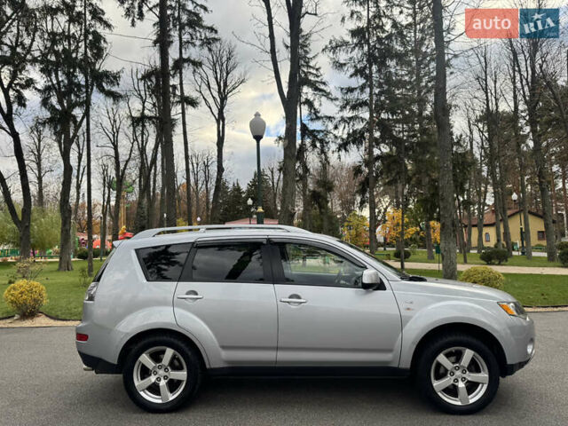 Сірий Міцубісі Аутлендер ХЛ, об'ємом двигуна 3 л та пробігом 195 тис. км за 10300 $, фото 7 на Automoto.ua