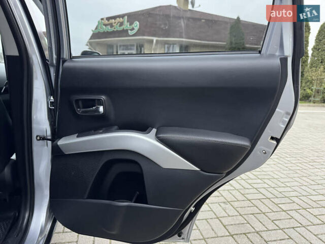 Серый Мицубиси Аутлендер ХЛ, объемом двигателя 3 л и пробегом 195 тыс. км за 10300 $, фото 19 на Automoto.ua