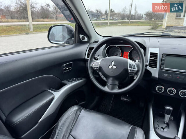 Серый Мицубиси Аутлендер ХЛ, объемом двигателя 3 л и пробегом 195 тыс. км за 10300 $, фото 11 на Automoto.ua