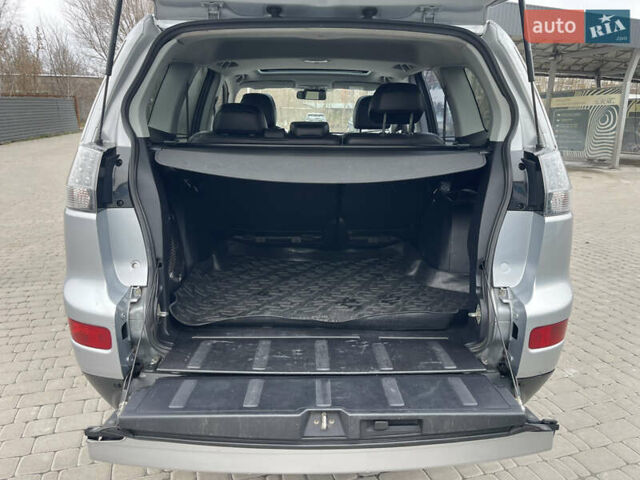 Серый Мицубиси Аутлендер ХЛ, объемом двигателя 2.36 л и пробегом 184 тыс. км за 8500 $, фото 22 на Automoto.ua