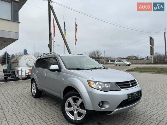 Серый Мицубиси Аутлендер ХЛ, объемом двигателя 3 л и пробегом 195 тыс. км за 10300 $, фото 26 на Automoto.ua