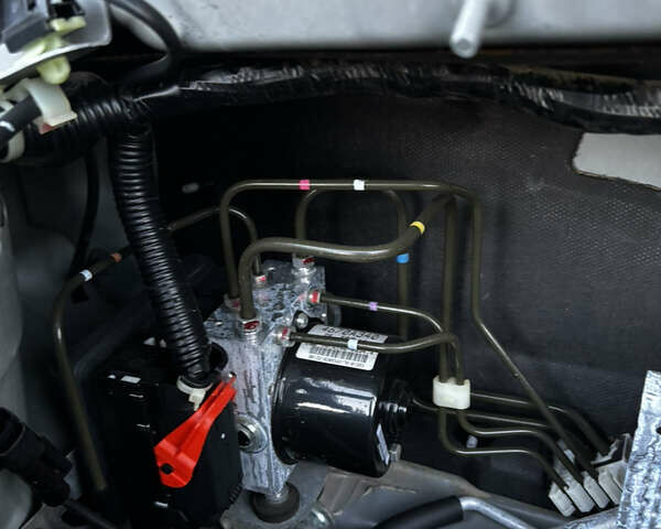 Серый Мицубиси Аутлендер ХЛ, объемом двигателя 2.36 л и пробегом 177 тыс. км за 8750 $, фото 44 на Automoto.ua