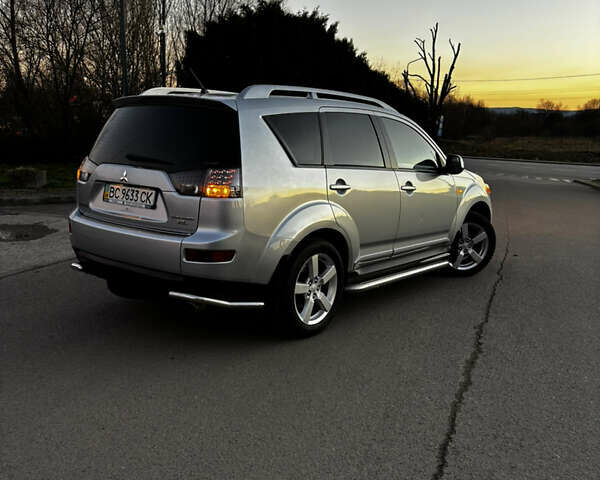 Серый Мицубиси Аутлендер ХЛ, объемом двигателя 2.36 л и пробегом 177 тыс. км за 8750 $, фото 27 на Automoto.ua