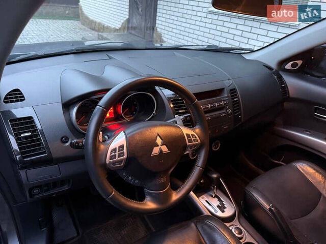Сірий Міцубісі Аутлендер ХЛ, об'ємом двигуна 3 л та пробігом 132 тис. км за 9600 $, фото 15 на Automoto.ua