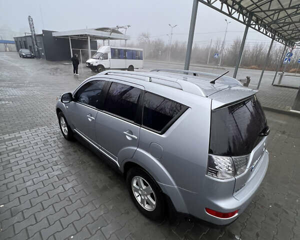 Серый Мицубиси Аутлендер ХЛ, объемом двигателя 2.36 л и пробегом 241 тыс. км за 8200 $, фото 7 на Automoto.ua