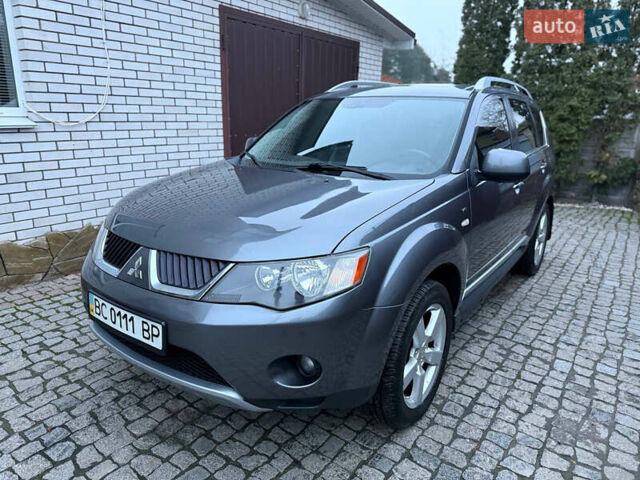 Сірий Міцубісі Аутлендер ХЛ, об'ємом двигуна 3 л та пробігом 132 тис. км за 9600 $, фото 3 на Automoto.ua