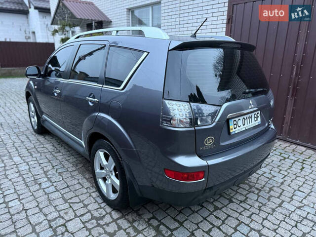 Сірий Міцубісі Аутлендер ХЛ, об'ємом двигуна 3 л та пробігом 132 тис. км за 9600 $, фото 6 на Automoto.ua