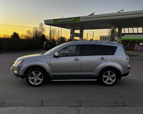 Серый Мицубиси Аутлендер ХЛ, объемом двигателя 2.36 л и пробегом 177 тыс. км за 8750 $, фото 23 на Automoto.ua