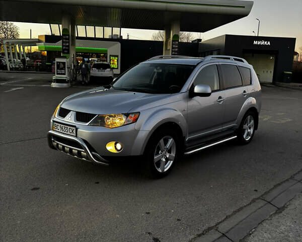 Серый Мицубиси Аутлендер ХЛ, объемом двигателя 2.36 л и пробегом 177 тыс. км за 8750 $, фото 25 на Automoto.ua