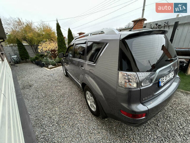 Серый Мицубиси Аутлендер ХЛ, объемом двигателя 2.36 л и пробегом 153 тыс. км за 11500 $, фото 4 на Automoto.ua