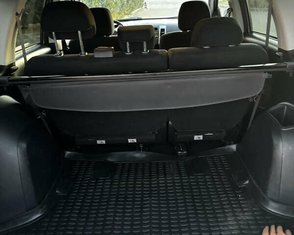 Серый Мицубиси Аутлендер ХЛ, объемом двигателя 2.36 л и пробегом 177 тыс. км за 8750 $, фото 56 на Automoto.ua