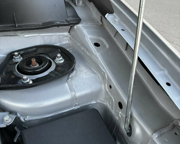 Серый Мицубиси Аутлендер ХЛ, объемом двигателя 2.36 л и пробегом 177 тыс. км за 8750 $, фото 43 на Automoto.ua