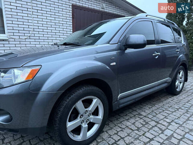 Сірий Міцубісі Аутлендер ХЛ, об'ємом двигуна 3 л та пробігом 132 тис. км за 9600 $, фото 4 на Automoto.ua