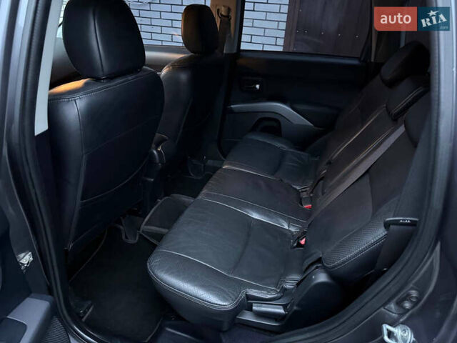 Сірий Міцубісі Аутлендер ХЛ, об'ємом двигуна 3 л та пробігом 132 тис. км за 9600 $, фото 21 на Automoto.ua