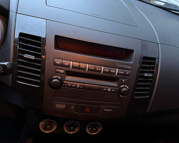 Сірий Міцубісі Аутлендер ХЛ, об'ємом двигуна 3 л та пробігом 132 тис. км за 9600 $, фото 17 на Automoto.ua