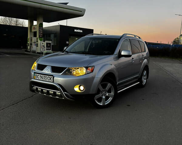 Серый Мицубиси Аутлендер ХЛ, объемом двигателя 2.36 л и пробегом 177 тыс. км за 8750 $, фото 22 на Automoto.ua