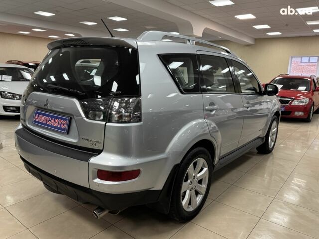 Сірий Міцубісі Аутлендер ХЛ, об'ємом двигуна 0 л та пробігом 182 тис. км за 10800 $, фото 5 на Automoto.ua