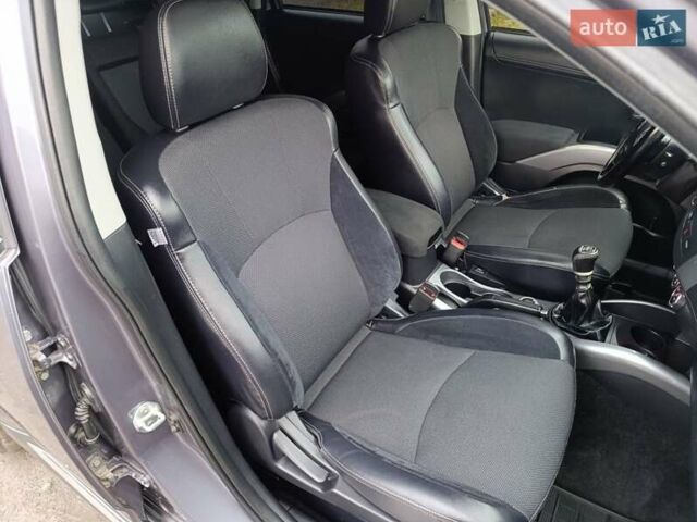 Серый Мицубиси Аутлендер ХЛ, объемом двигателя 2.3 л и пробегом 289 тыс. км за 10333 $, фото 29 на Automoto.ua