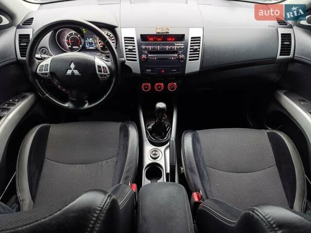 Серый Мицубиси Аутлендер ХЛ, объемом двигателя 2 л и пробегом 209 тыс. км за 9555 $, фото 29 на Automoto.ua
