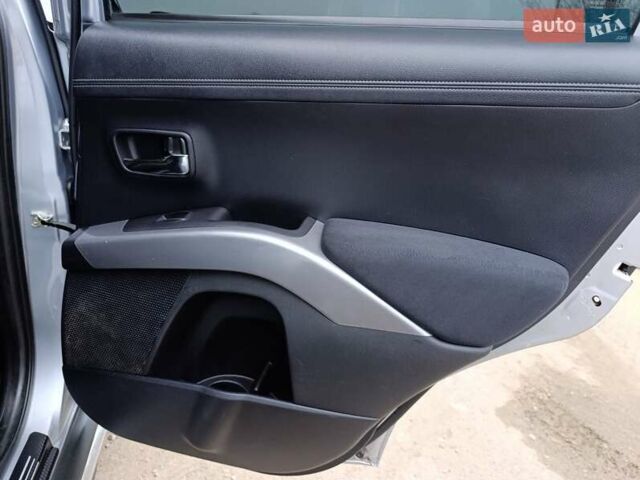 Серый Мицубиси Аутлендер ХЛ, объемом двигателя 2 л и пробегом 209 тыс. км за 9555 $, фото 32 на Automoto.ua