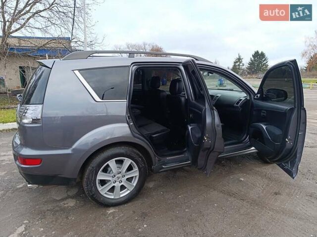 Серый Мицубиси Аутлендер ХЛ, объемом двигателя 2.3 л и пробегом 289 тыс. км за 10333 $, фото 13 на Automoto.ua