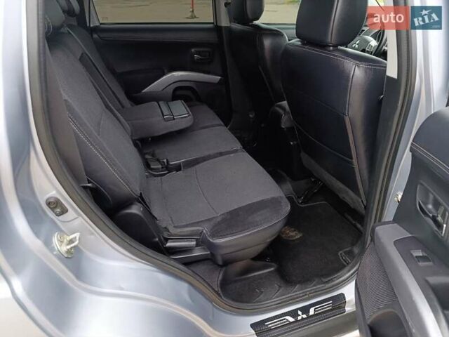 Серый Мицубиси Аутлендер ХЛ, объемом двигателя 2 л и пробегом 209 тыс. км за 9555 $, фото 34 на Automoto.ua