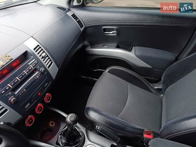 Серый Мицубиси Аутлендер ХЛ, объемом двигателя 2 л и пробегом 209 тыс. км за 9555 $, фото 24 на Automoto.ua
